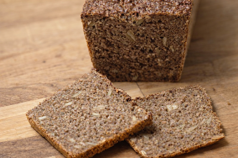 Multikorn-Kürbis-Vierkant: grovt fleirkornbrød med frø