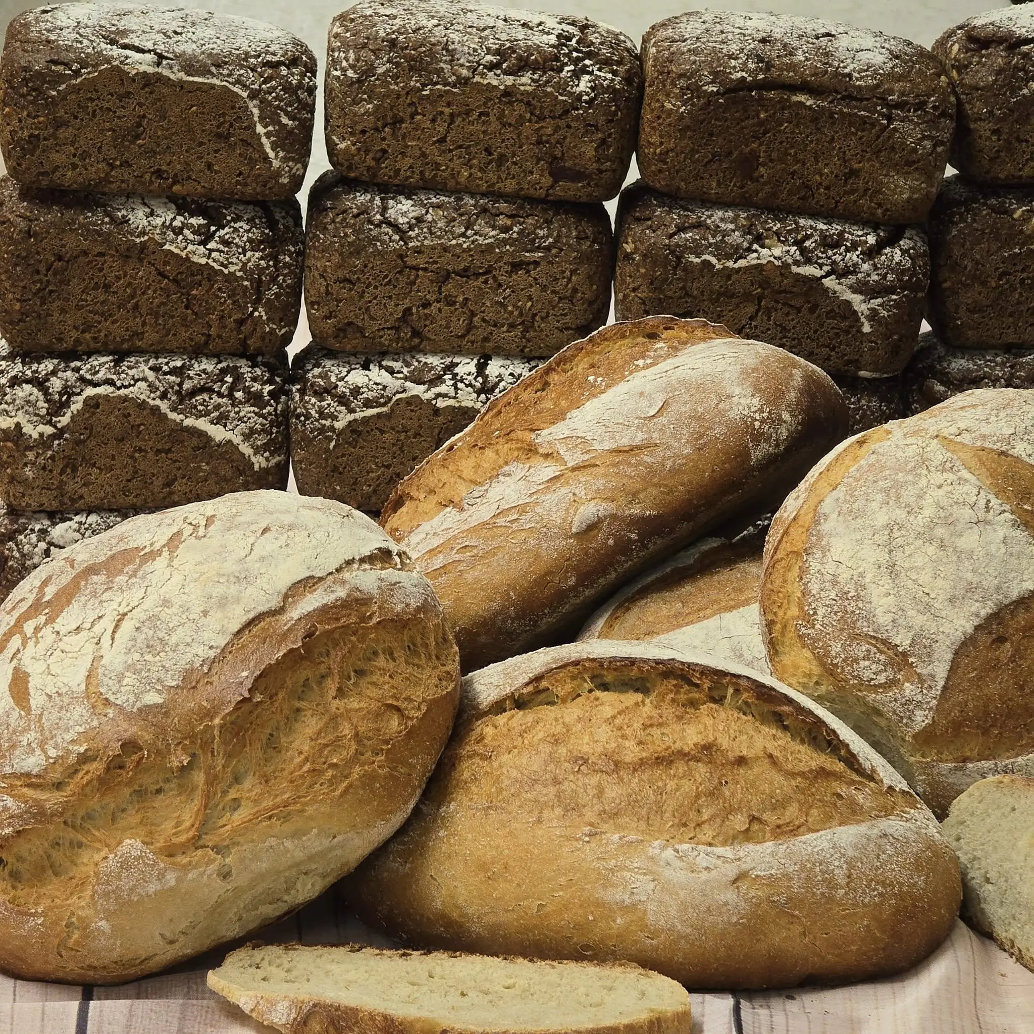 Dinkelbrot og Früchte-Vollkornbrot