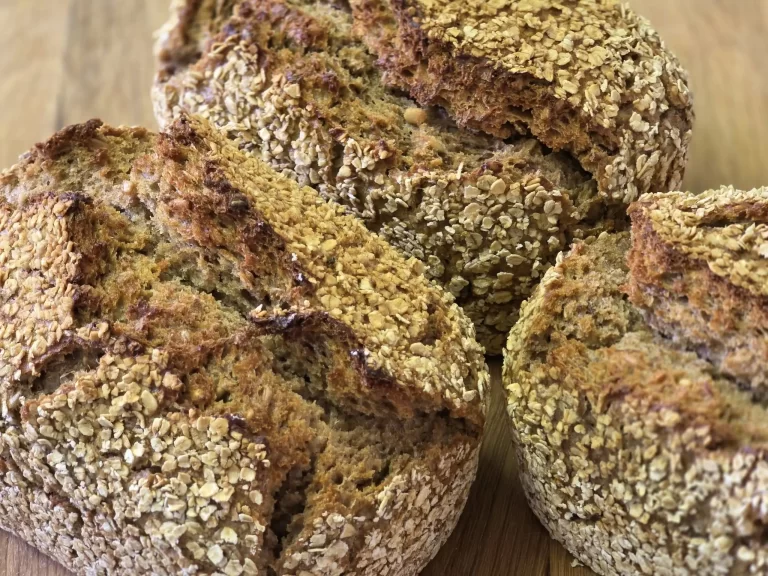 Rustikales Sonnenblumenkern Brot