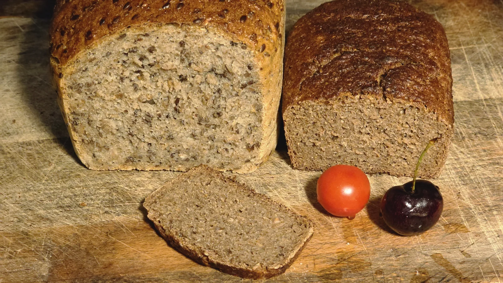Krumma i Leinsamenbrot og Nordfriesisches Bauern-Schwarzbrot